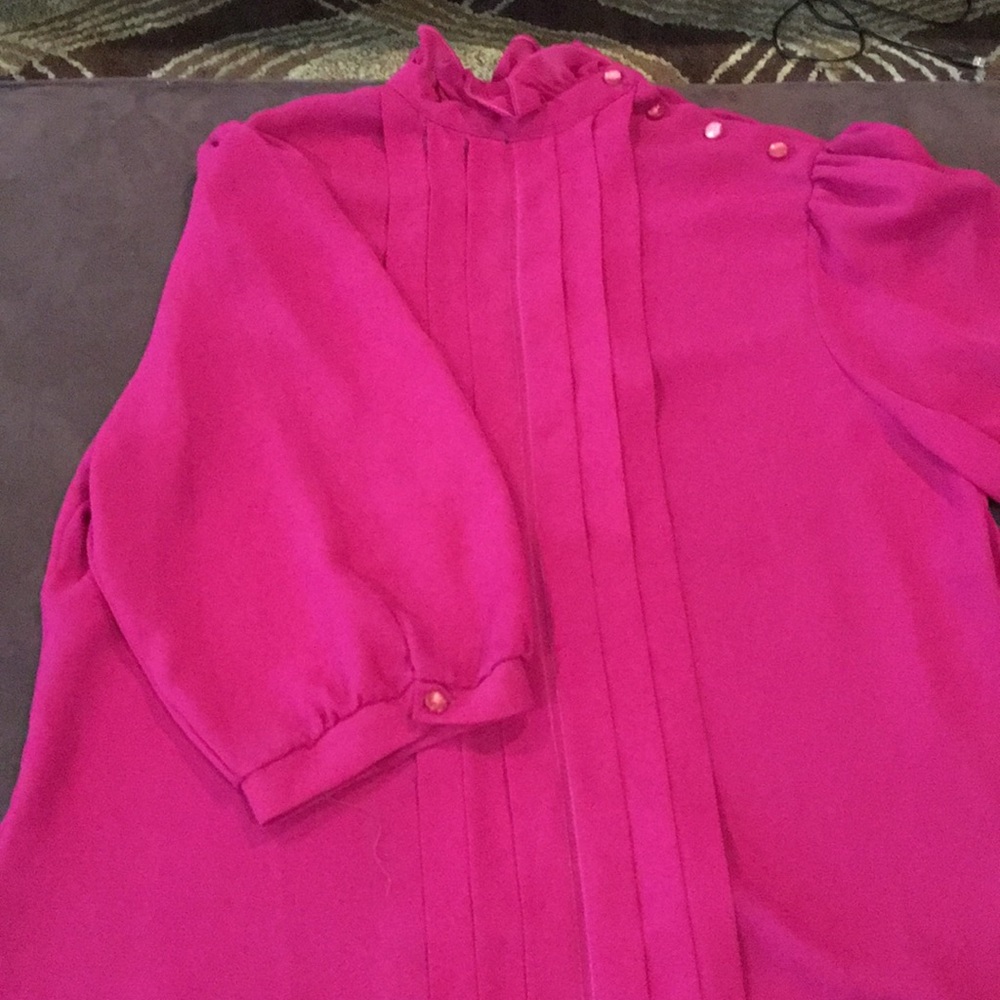 Sheer pleated, ruffle neck short sleeve blouse - Picture 2 of 6